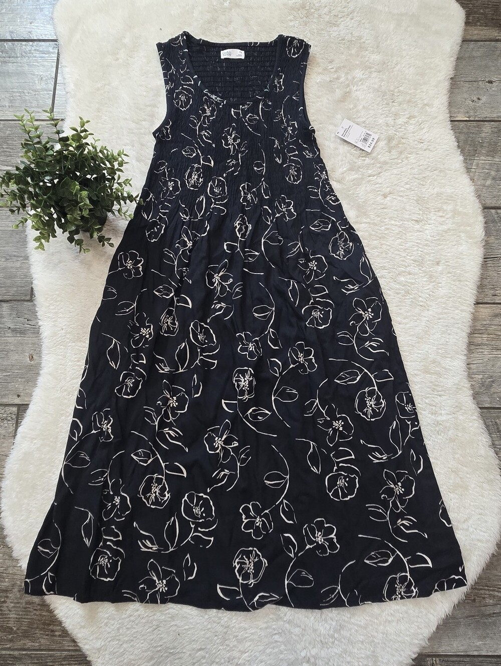 Croft & Barrow Black White Floral Smocked Sleeveless Cottagecore Maxi Dress, PS